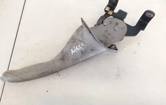Hyundai Trajet Handbrake/parking brake lever assembly 938303a000