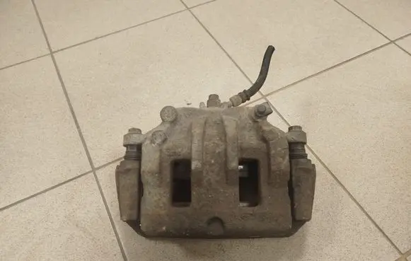 Hyundai H-1, Starex, Satellite Front brake caliper
