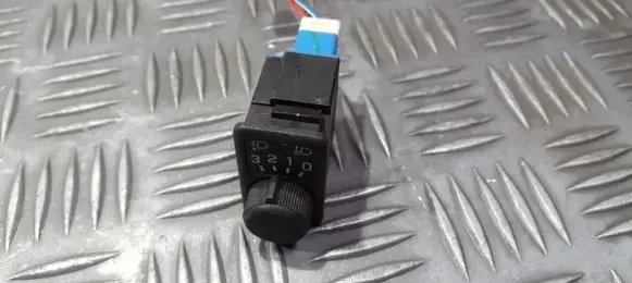 Headlight level height control switch