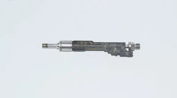 BMW 4 F32 F33 Fuel injector 7639994 0261500533