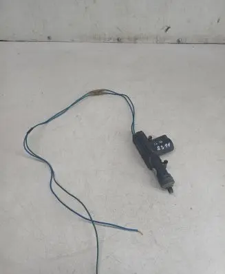 Audi 80 90 S2 B4 Central locking motor 99073092