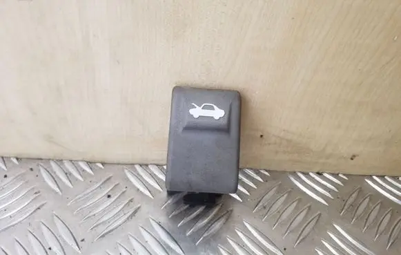 Engine bonnet (hood) release handle