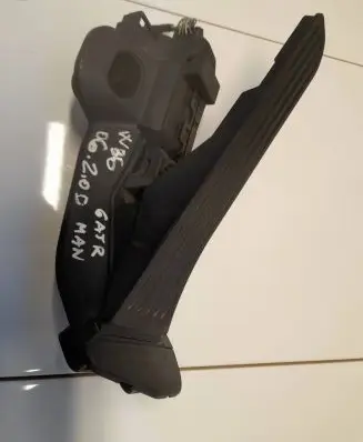 Volkswagen PASSAT B6 Accelerator throttle pedal 1K2721503M 6PV00874500