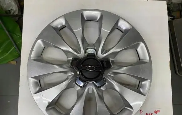 Fiat 500 R16 wheel hub/cap/trim 