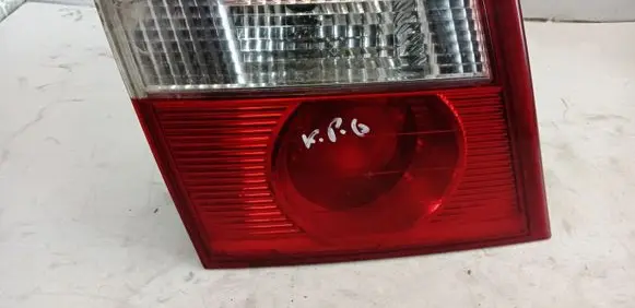 KIA Carens I Tailgate rear/tail lights