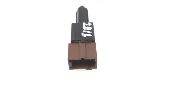 Nissan Juke I F15 Brake pedal sensor switch 