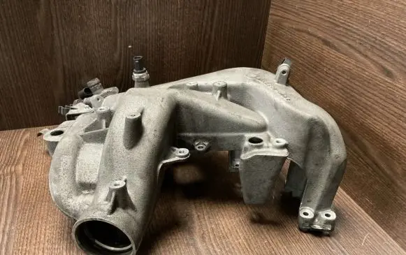 Mercedes-Benz Sprinter W906 Intake manifold 043689003 6461420179