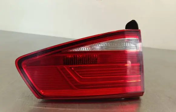 Volkswagen PASSAT B8 Tailgate rear/tail lights