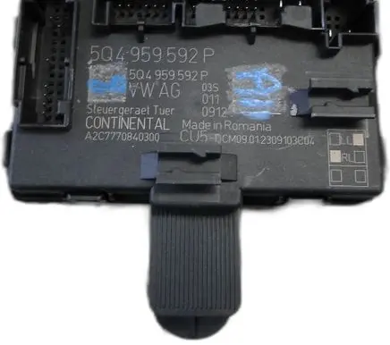 Volkswagen T-Roc Trunk lid opening control unit 