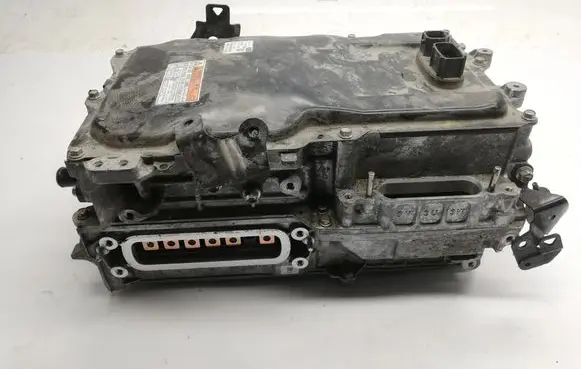 Voltage converter inverter