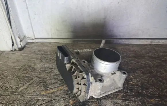Toyota Corolla E120 E130 Throttle valve 2203022050 4L23 02371