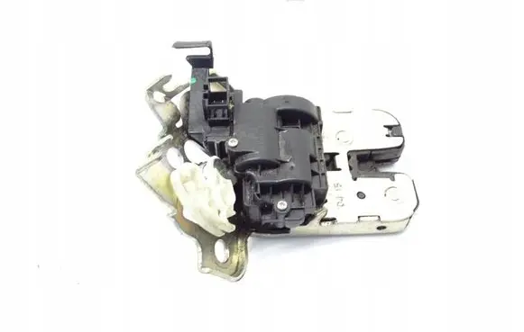 Audi A3 S3 8V Tailgate/trunk/boot lock/catch/latch 8R0827505