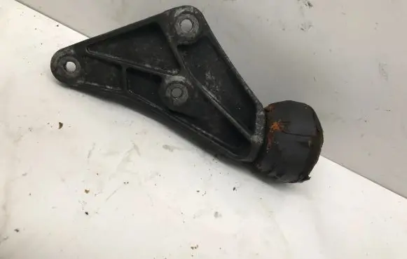 Audi A6 S6 C6 4F Engine mounting bracket 4F0199343K