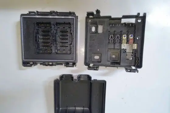 Ford Focus Fuse box set JX6T14D068BE JX6T14D068BD JX6T14A003AB