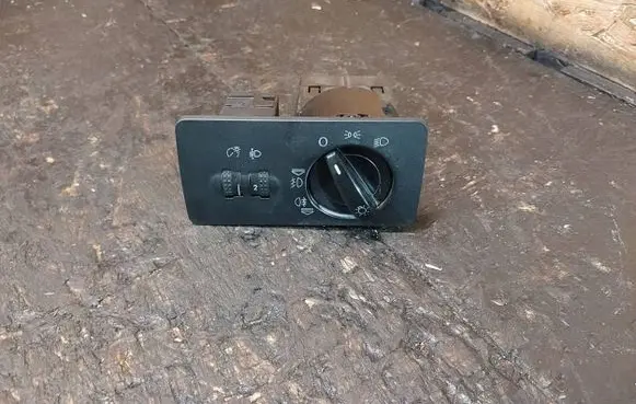 Skoda Fabia Mk1 (6Y) Light switch 6Y1941531N