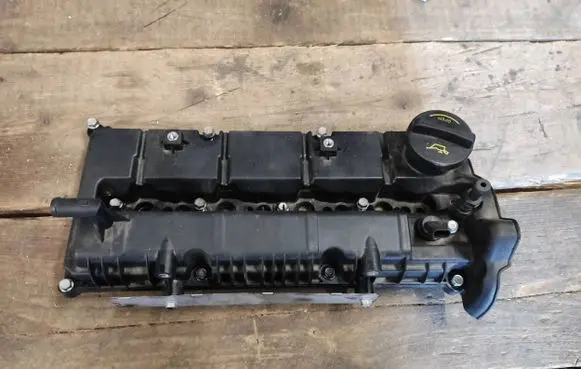 Hyundai Tucson TL Rocker cam cover 