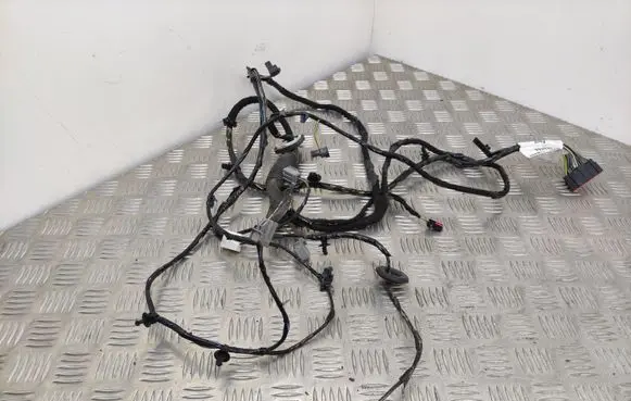 Ford Focus Tailgate/trunk wiring harness BV6T17N400