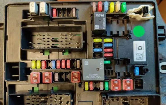 Cadillac SRX Fuse module 20778823402 20788234