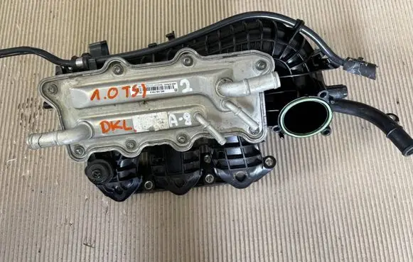 Audi A1 Intake manifold 04C129711E 04C129709E