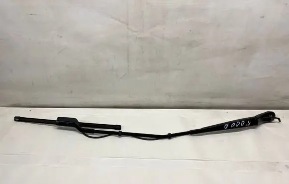 Peugeot 5008 II Windshield/front glass wiper blade 1617040080 1617039580