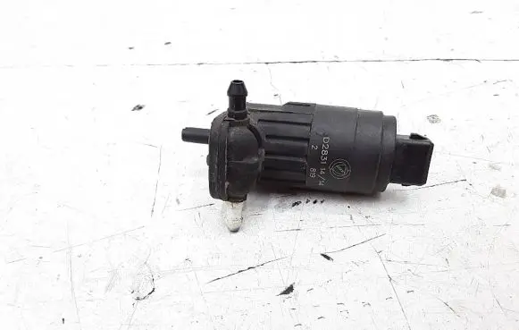 Alfa Romeo Giulietta Windscreen/windshield washer pump d2831