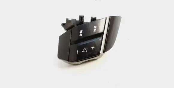 Volvo XC90 Steering wheel buttons/switches 30710707
