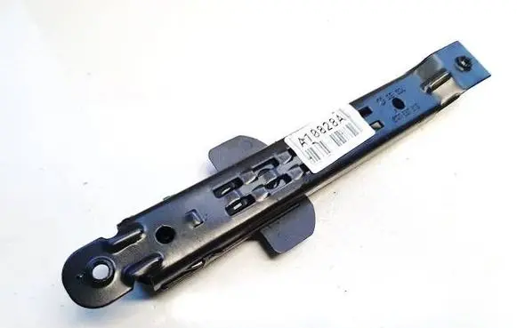 Volkswagen Polo IV 9N3 Seat belt adjustment rail 6q0857819