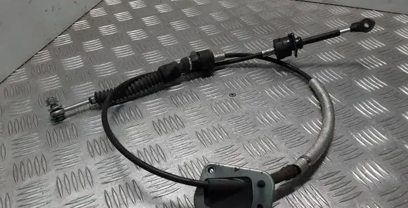 Mitsubishi Outlander Gear shift cable linkage