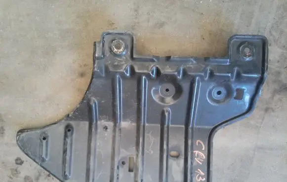 Honda CR-V Front bumper skid plate/under tray 