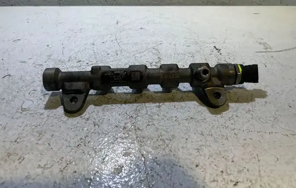 Opel Insignia A Fuel main line pipe 55576177 205987 0445214221