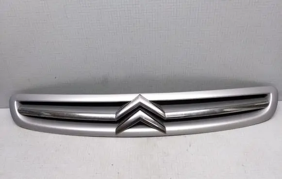 Citroen Xsara Picasso Front bumper upper radiator grill 9650059377