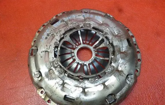 Volkswagen PASSAT B6 Pressure plate 