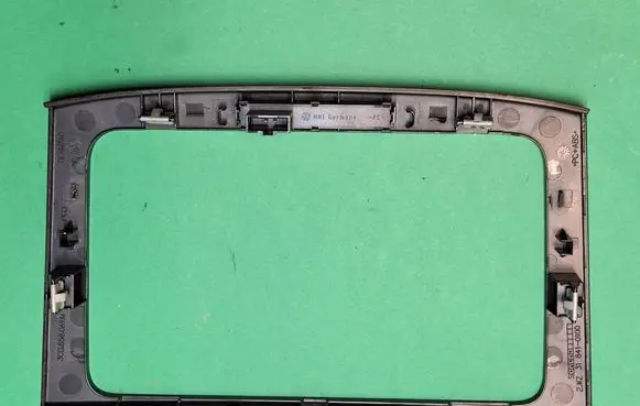 Radio/GPS head unit trim