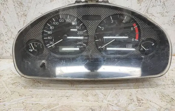 Mitsubishi Carisma Speedometer (instrument cluster)
