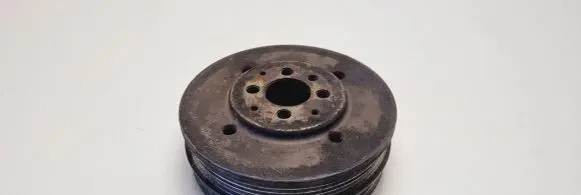 Volkswagen PASSAT B5 Crankshaft pulley 028105243