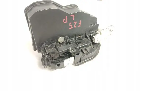 BMW X3 F25 Front door lock 7318419