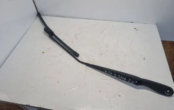 Volvo V50 Front wiper blade arm 8623160