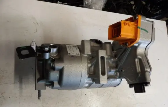 Renault Austral Air conditioning (A/C) compressor (pump) 926003993R