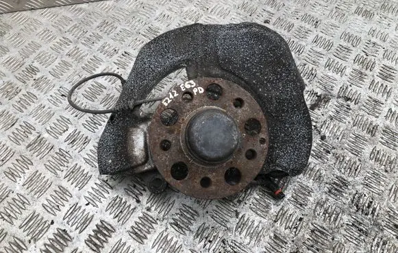 Mercedes-Benz E AMG W212 Front wheel hub