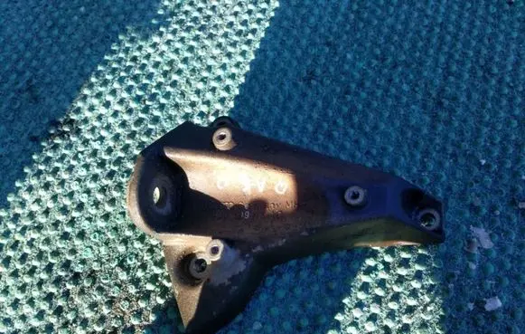 Audi A6 S6 C5 4B Gearbox mounting bracket 8D0399113AC