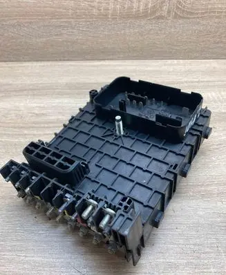 Volkswagen PASSAT B6 Fuse module 3C0937125 17310541