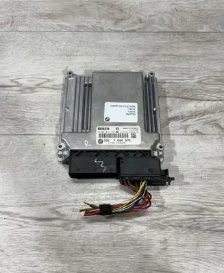 BMW 5 E60 E61 Engine control unit/module 7806976 7807759 0281014437