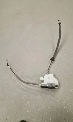 Audi Q7 4M Front door lock 8J1837015F