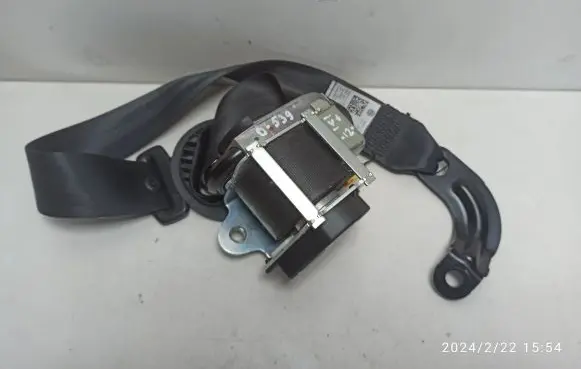 Volkswagen Golf Plus Front seatbelt 5M2857705F