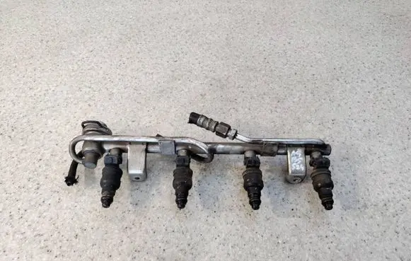 Audi A4 S4 B5 8D Fuel injector 0280150447 058133551