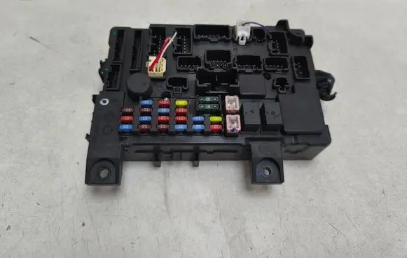 Mitsubishi Outlander Fuse module 8637A884