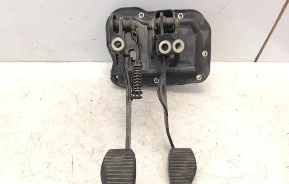 Peugeot 406 Pedal assembly 96334201A J448