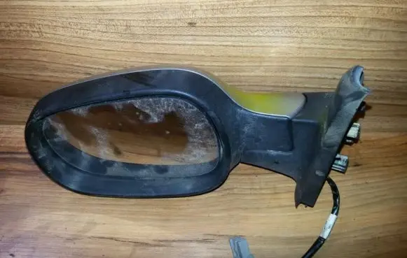 Nissan Micra Front door electric wing mirror e2011031