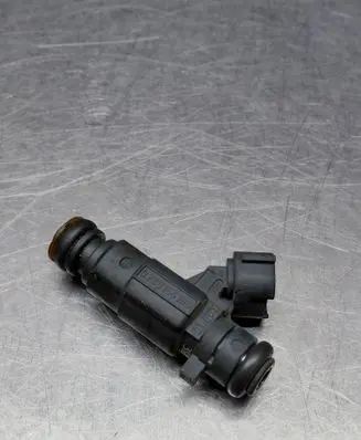Audi A8 S8 D3 4E Fuel injector 079133551B 0280156180