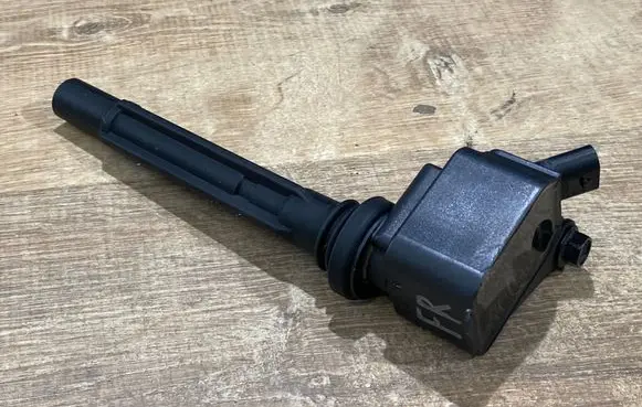 Alfa Romeo Stelvio High voltage ignition coil 68211953AA 50050430 E2010017582